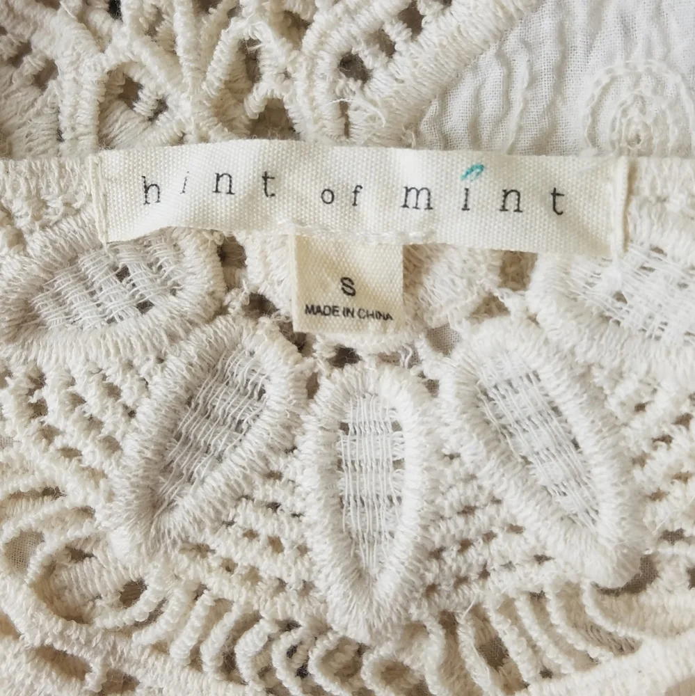 Hint of Mint Crochet Lace Tunic Shirt Sz S - Picture 4 of 5